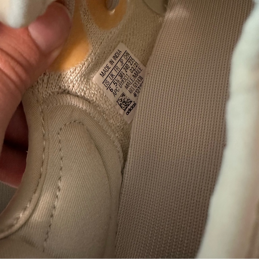 Adidas Yeezy Boost 350 V2 “Light” - Men’s 6 / Women’s 7.5 - Picture 7 of 8